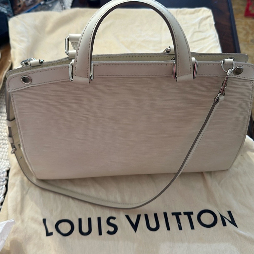 Truly stunning and great condition Louis Vuitton Brea MM